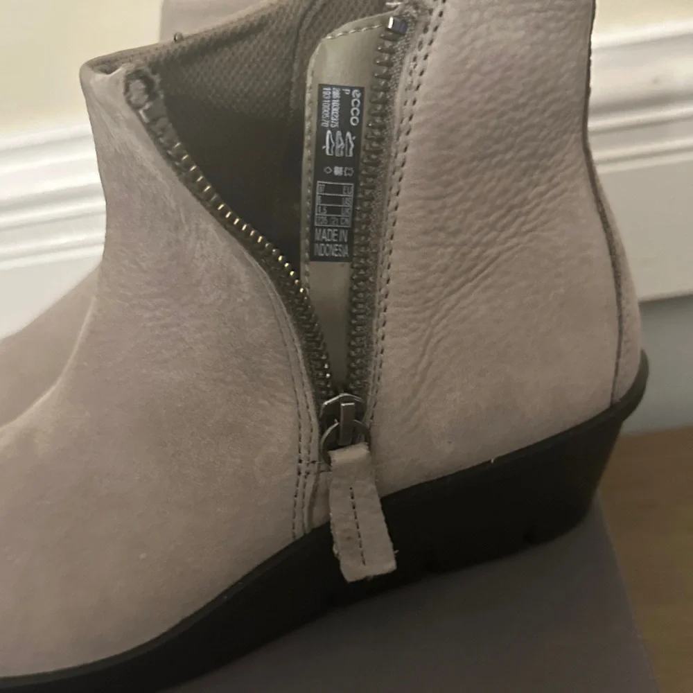 Ecco NWT Skyler Ankle Boots - Picture 5 of 10